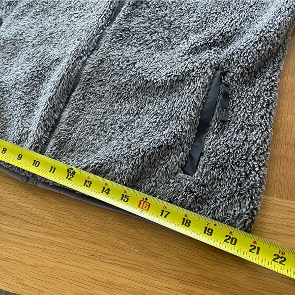 L.L. Bean Sherpa Vest, Women’s size S, Charcoal Grey, Excellent Condition - Picture 9 of 12